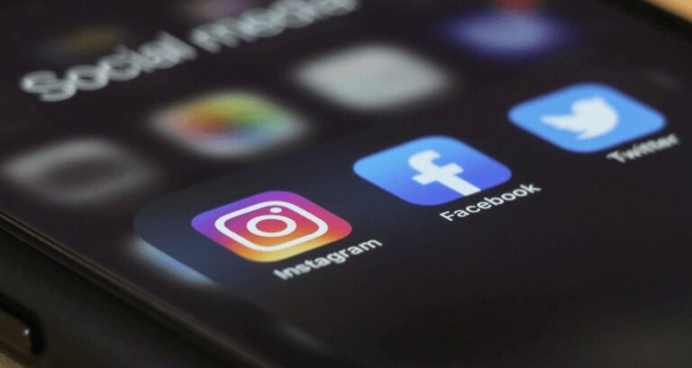 Book a discovery call with Wingnut Social, social media agency for interior designers